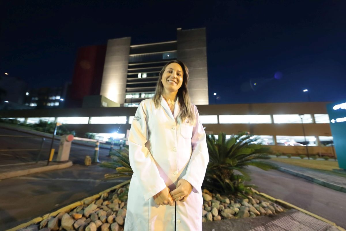 Médica de Curitiba trabalha em 3 hospitais e tira dúvidas