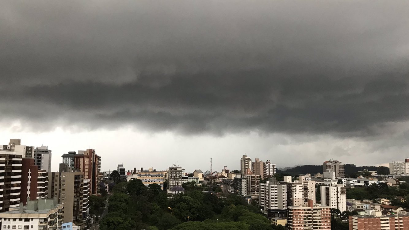 Frente fria provocará chuva e temporais isolados no Sul do Brasil
