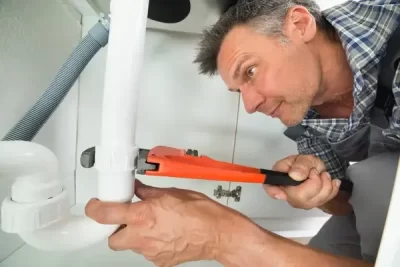 Como desentupir o vaso sanitário da fossa