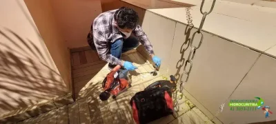 como desentupir bacia de banheiro