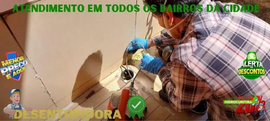 Desentupidora no Bairro Uberaba em Curitiba 1 Desentupidora atendendo um chamado no bairro Uberaba, Curitiba