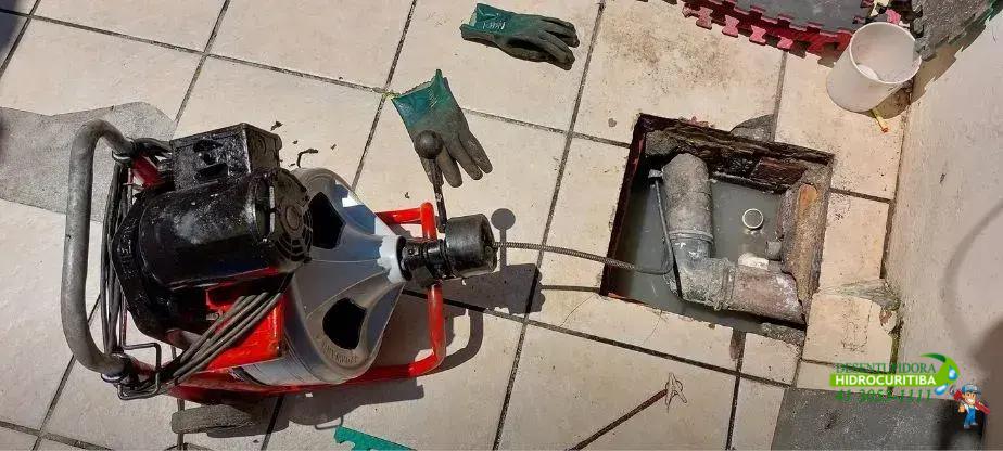 Entendendo o funcionamento do hidrojato Aplicações práticas do hidrojato em diferentes setores Benefícios do uso do hidrojato na limpeza industrial